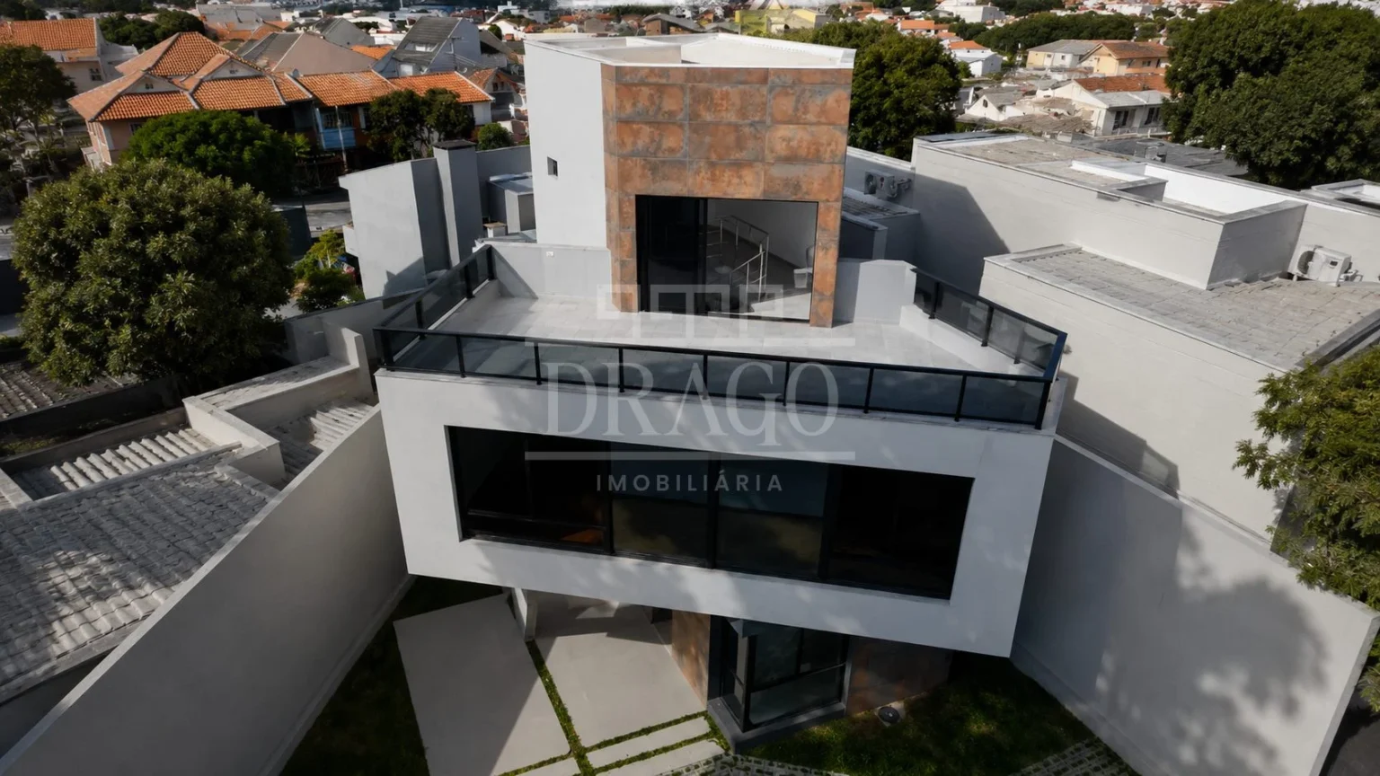 Sobrado 170m² no Uberaba – Curitiba/PR